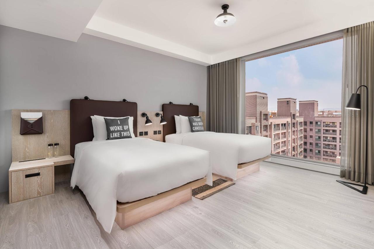 Moxy Taichung Hotel Exterior photo